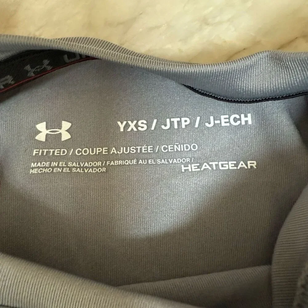 Under Armour Boys HeatGear Short-Sleeve T-Shirt Fitted Size YXS 7 Gray - NWT